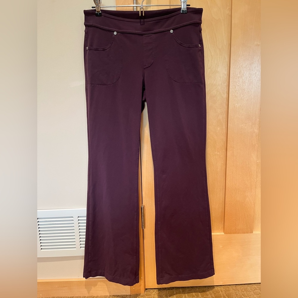 Athleta Bootcut Leg Stretchy Pants sz Small Dark purple color